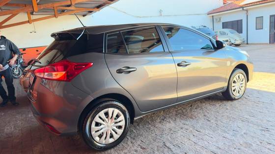 TOYOTA YARIS 1.5 16V FLEX XL MULTIDRIVE TOYOTA YARIS 1.5 16V FLEX XL MULTIDRIVE